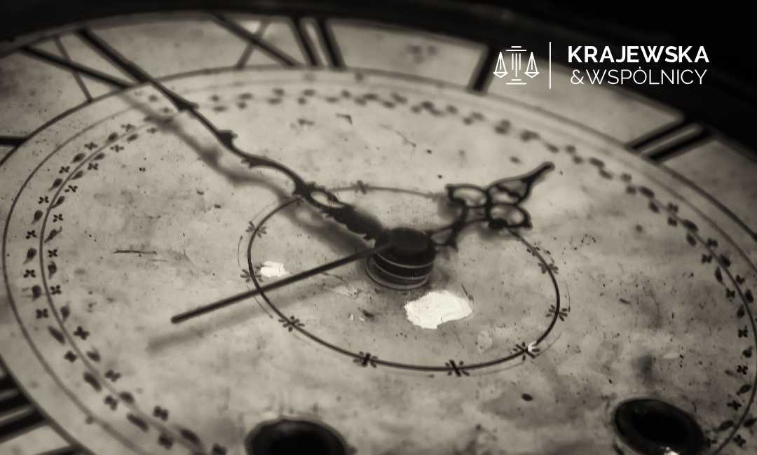 Sprawy frankowe kiedy Frankowicz przegrywa w sądzie 2 Zegar symbolizujący czas oczekiwania na wyrok