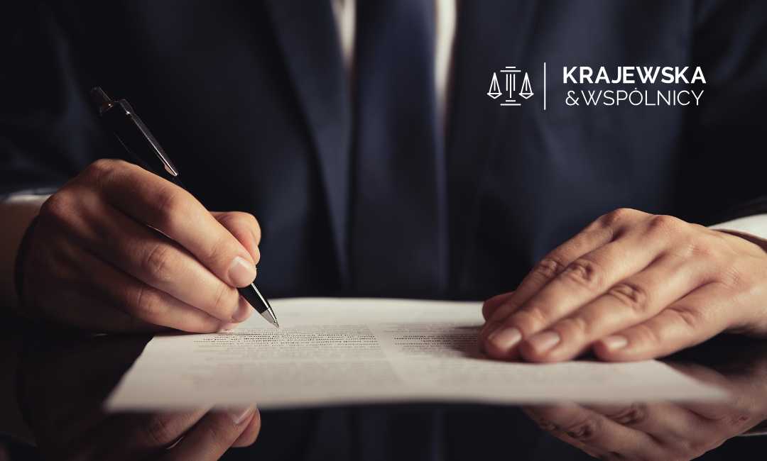 Prawnik analizujący umowę kredytową pod kątem przedawnienia roszczeń