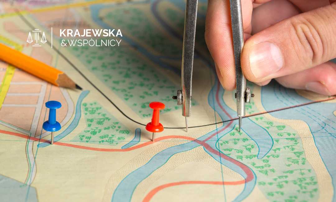 Mapa na której geodeta zaznacza miejsca występowania szkód górniczych