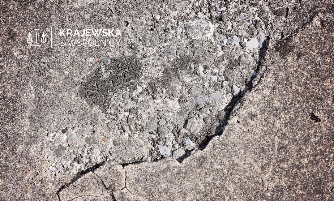 Pęknięta ściana - szkody górnicze