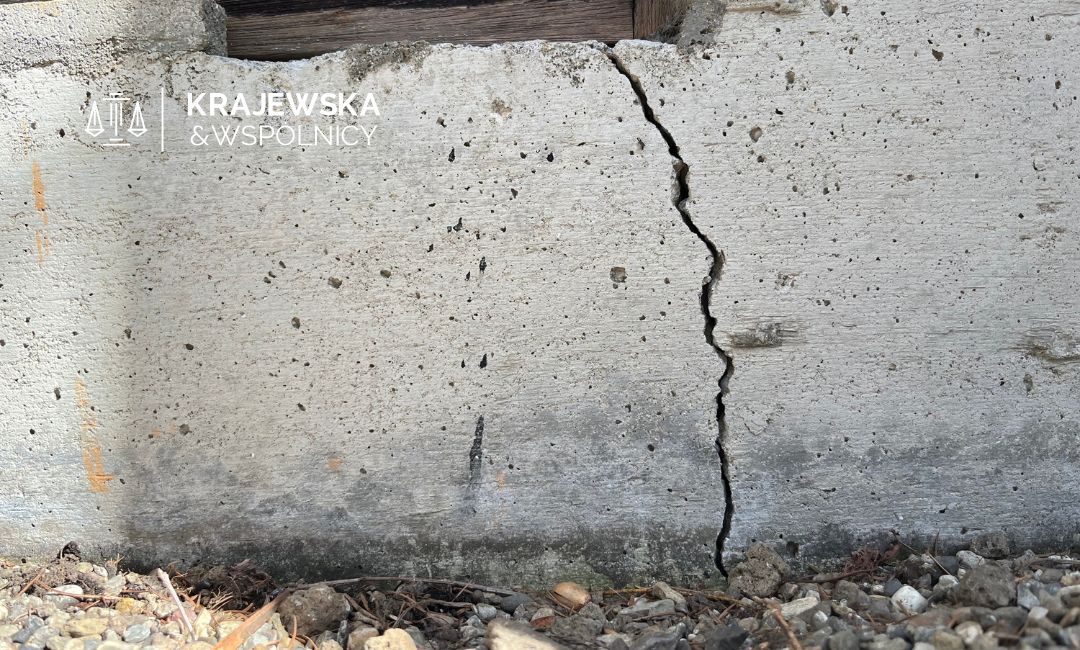 pęknięty fundament