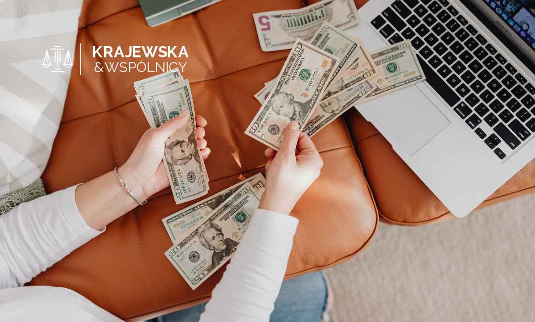 laptop-oraz-gotówka